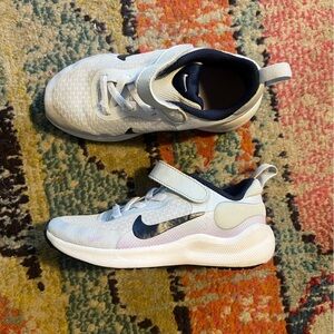 Nike Kids' revolution 7 (GS) size 10